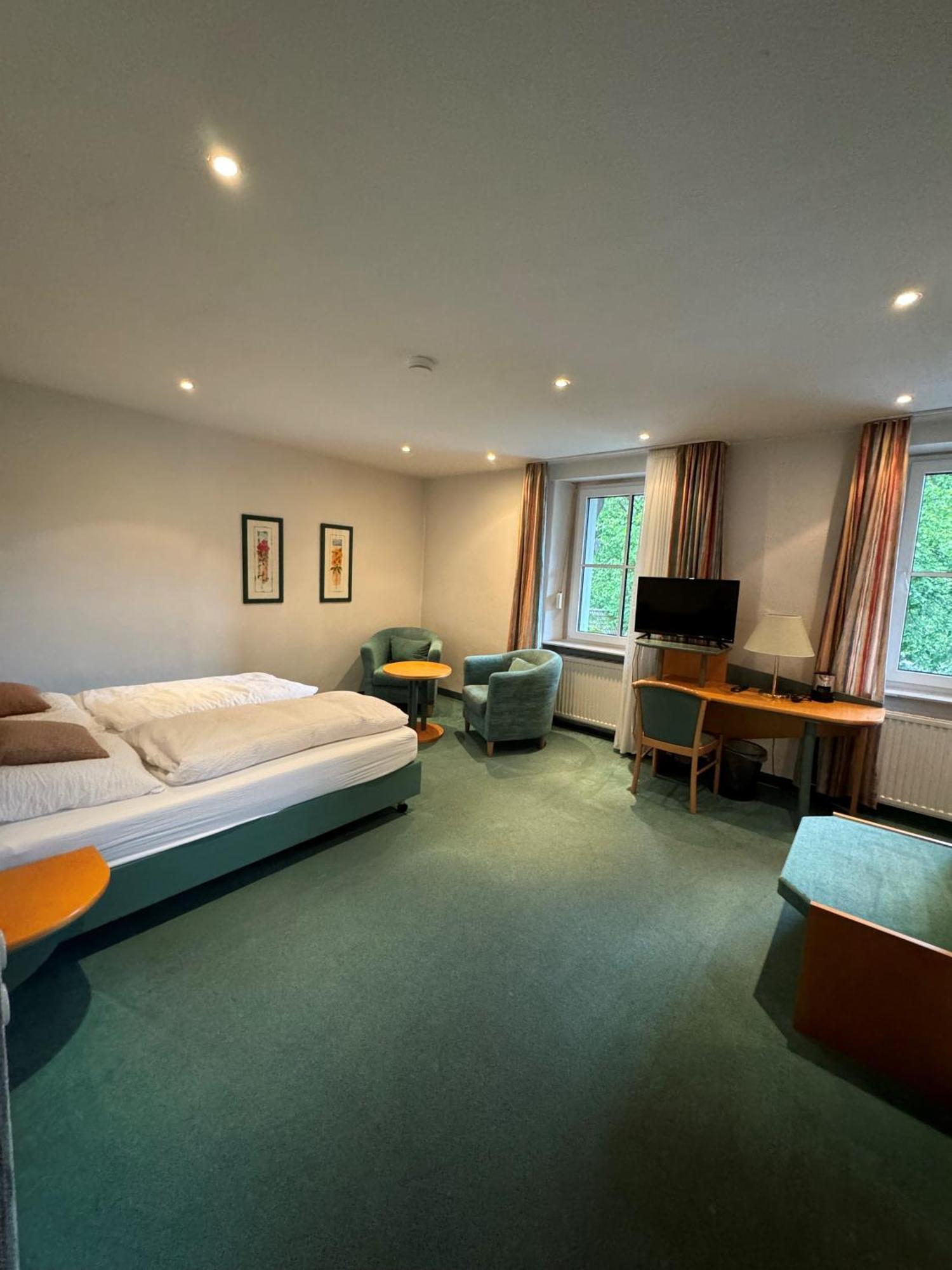 Hotel Zur Muehle Iserlohn Buitenkant foto